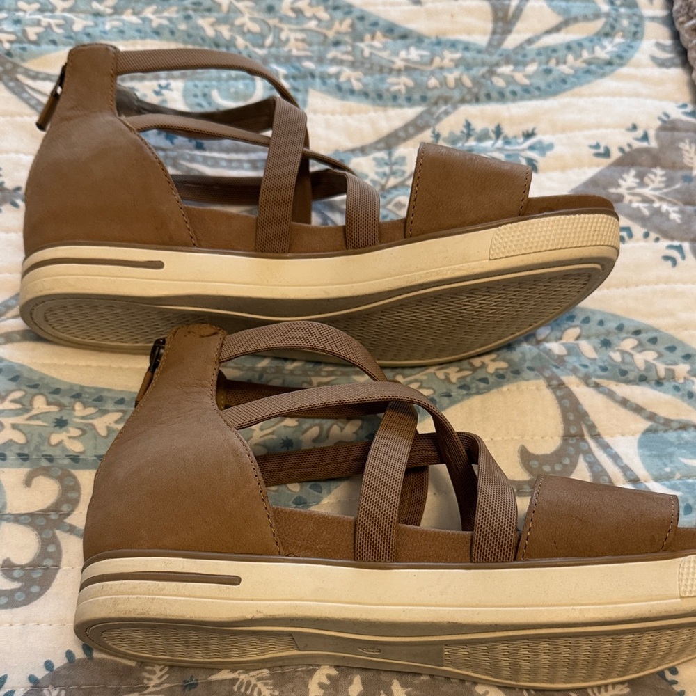 Eileen Fisher Brown Crisscross Sandals - Picture 3 of 4